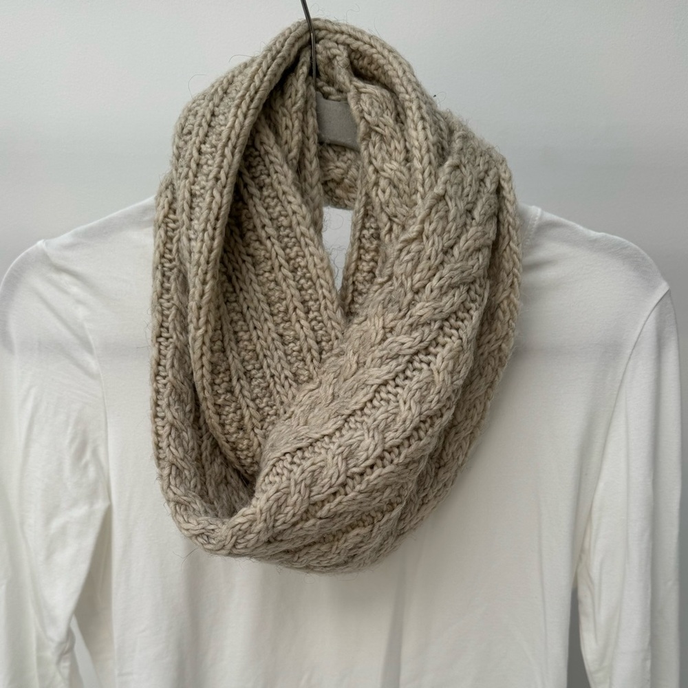 Witchery Kids‎ Knit Acrylic/Alpaca/Linen Blend Infinity Scarf in Beige